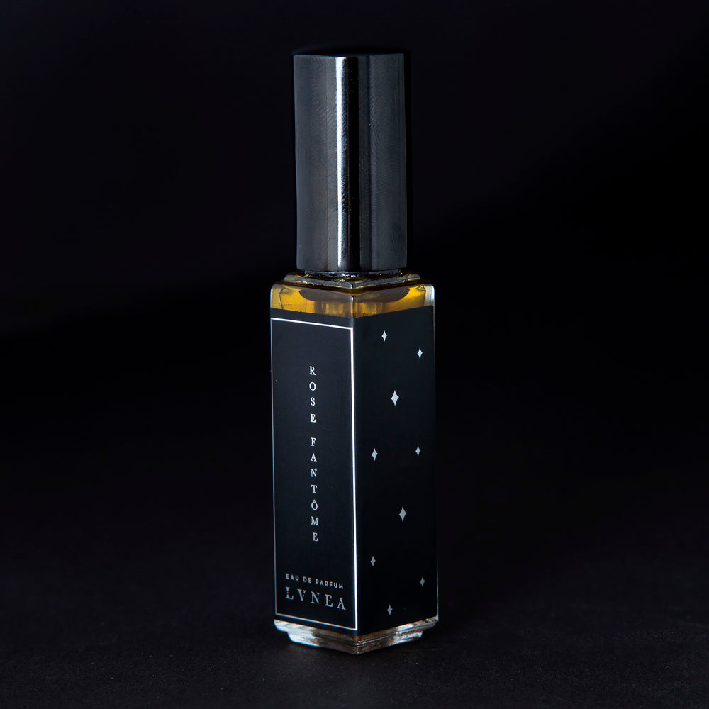 
                      
                        WINTER ROSE | Rose-Themed Gift Set
                      
                    